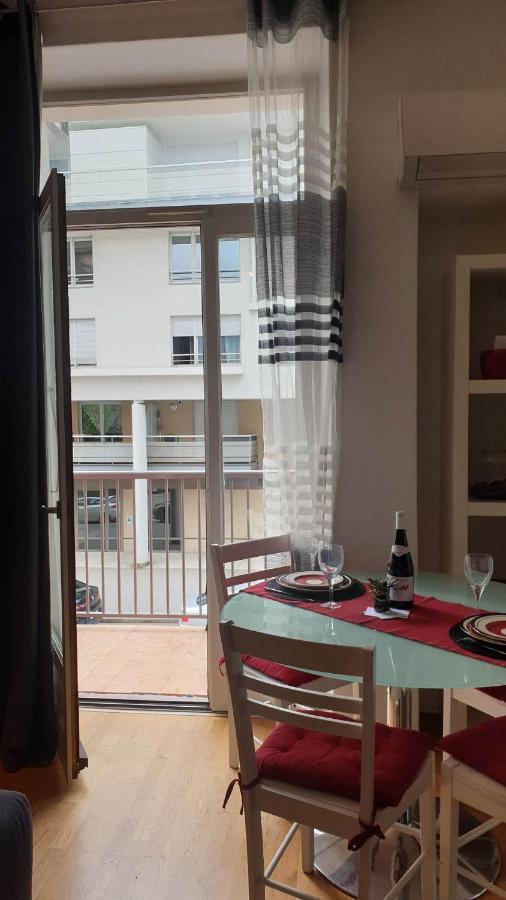 Hibiscus Apartment Annecy Exteriör bild